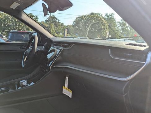 New 2026 Jeep Grand Cherokee Laredo RWD image 32