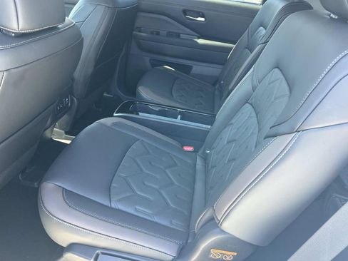 New 2026 Nissan Pathfinder Platinum w/ Lighting Package AWD/4WD image 20