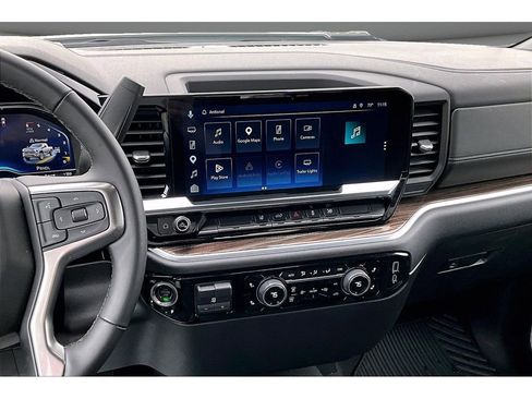 Used 2025 Chevrolet Silverado 2500 LT w/ Convenience Package AWD/4WD image 8