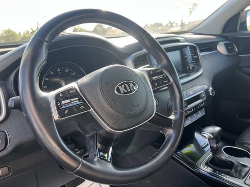 Used 2019 Kia Sorento EX image 20