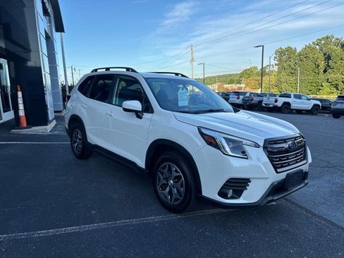 Certified 2022 Subaru Forester Premium AWD/4WD image 4