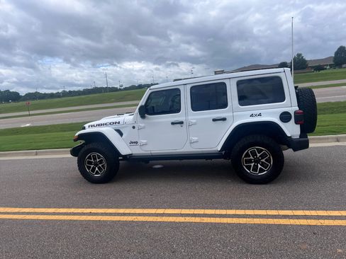 Certified 2025 Jeep Wrangler Unlimited Rubicon w/ Convenience Group AWD/4WD image 7