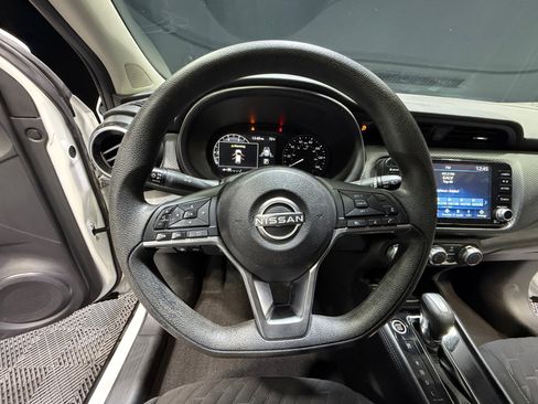 Certified 2023 Nissan Kicks SV FWD image 9