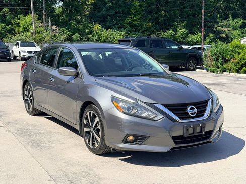 Used 2018 Nissan Altima 2.5 SR FWD image 8