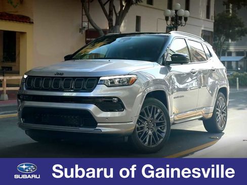 Used 2022 Jeep Compass Latitude image 1