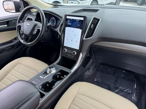 Certified 2024 Ford Edge SE image 20