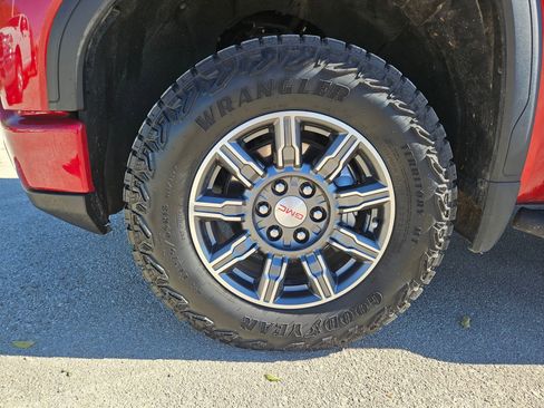 Used 2024 GMC Sierra 1500 AT4 w/ Technology Package image 31