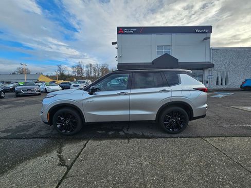 New 2025 Mitsubishi Outlander SEL Black Edition image 8