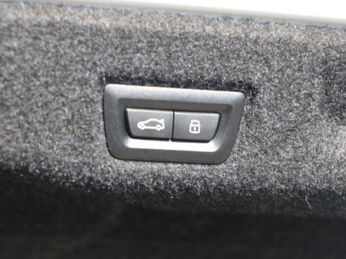 Used 2026 BMW 550e xDrive AWD/4WD image 38