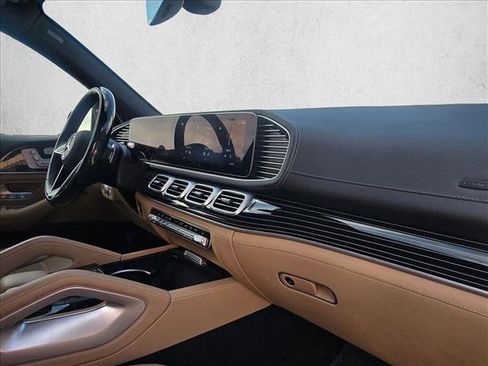 Used 2024 Mercedes-Benz GLS 450 4MATIC image 19