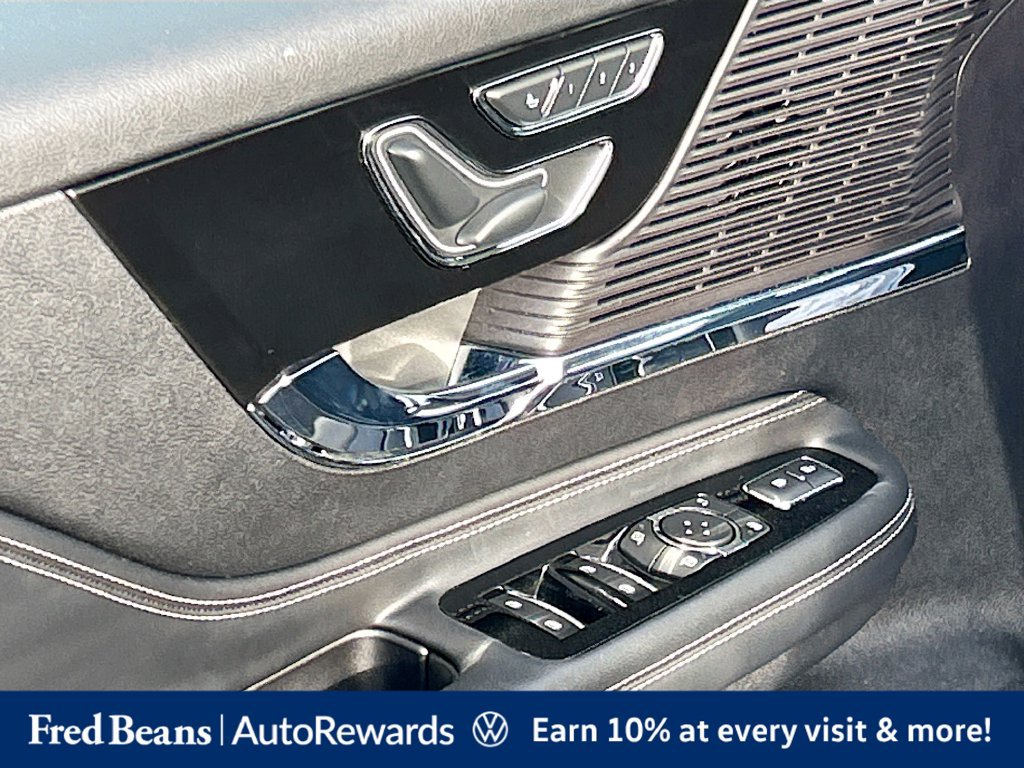 Used 2022 Lincoln Corsair AWD w/ Premium Package image 24