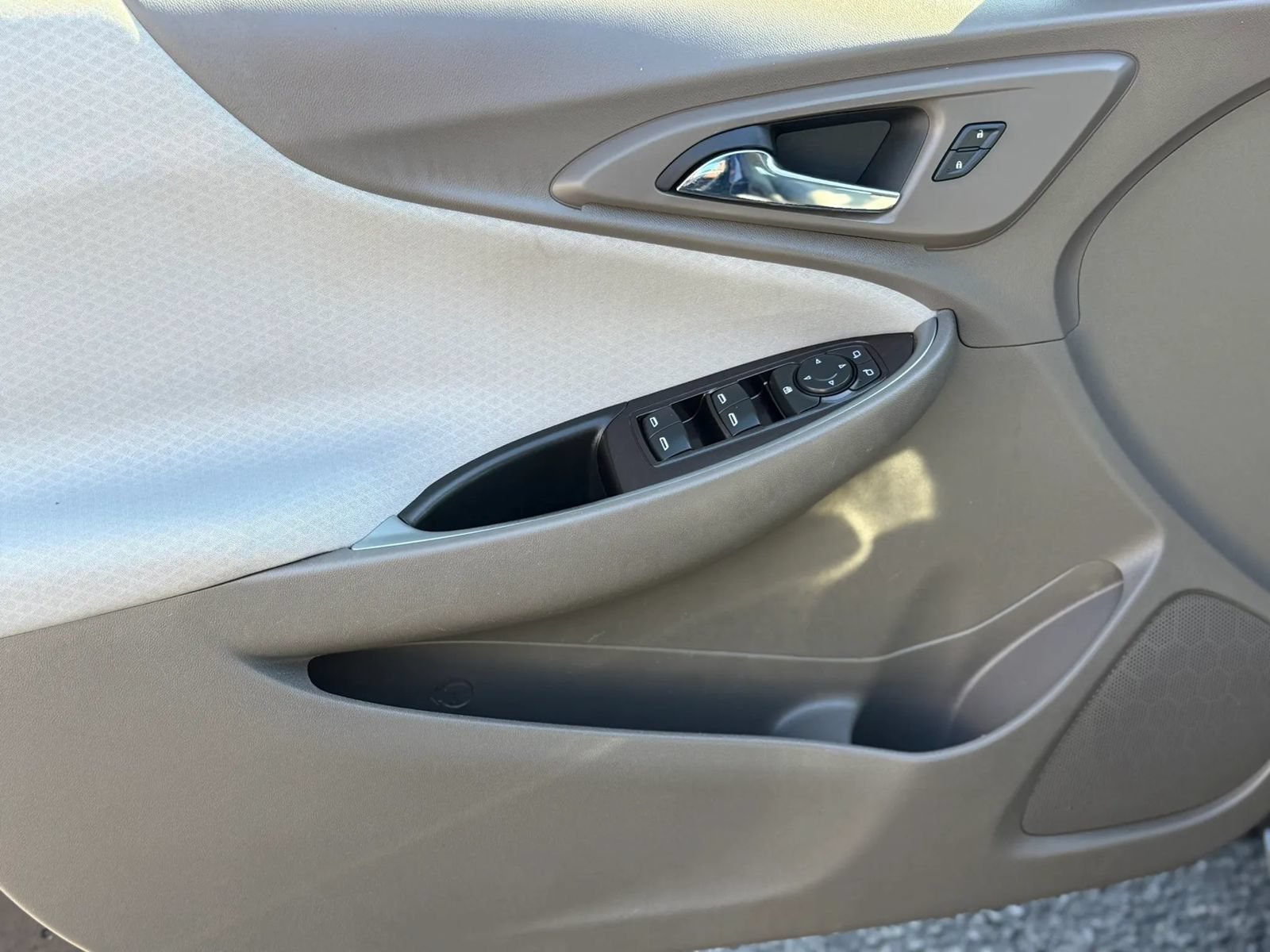 Used 2018 Chevrolet Malibu LS w/ LPO, Convenience Package 1 FWD image 5