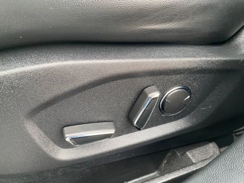 Used 2019 Ford Edge Titanium w/ Equipment Group 301A image 11