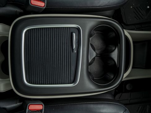 Used 2019 Chrysler Pacifica Touring-L Plus w/ Advanced Safetytec Group image 28