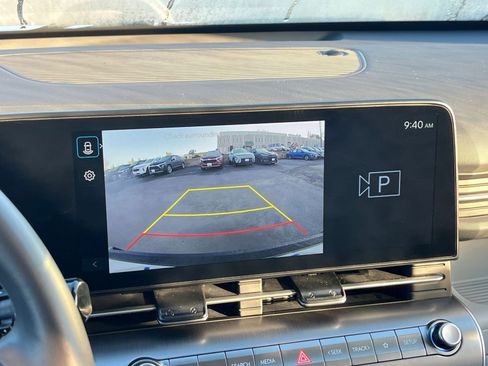 Used 2025 Hyundai Kona SEL image 17