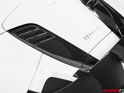 Used 2022 Ferrari F8 Tributo RWD image 29