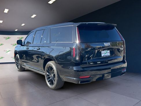 Used 2024 Cadillac Escalade ESV Sport w/ LPO, ONYX Package image 4