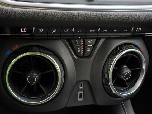 Used 2023 Chevrolet Blazer LT FWD image 22