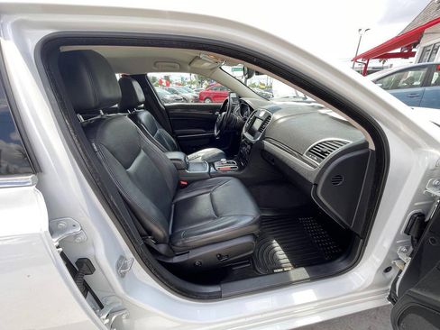 Used 2015 Chrysler 300 Limited RWD image 10