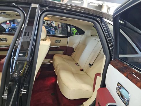 Used 2013 Rolls-Royce Ghost RWD image 6