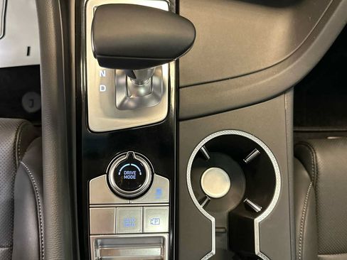 Used 2025 Genesis G70 2.5T AWD/4WD image 29