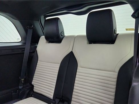 Used 2024 Land Rover Discovery Dynamic SE image 29