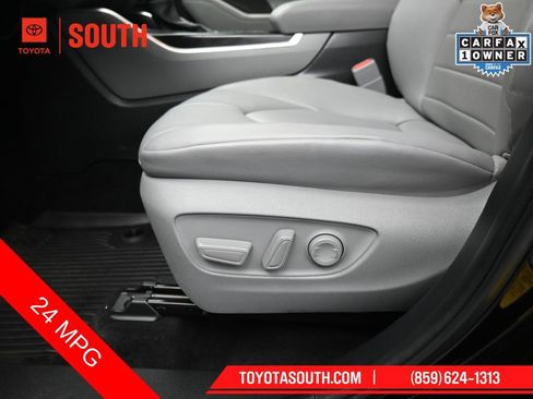 Used 2024 Toyota Highlander XLE AWD/4WD image 22