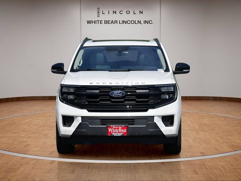 Used 2025 Ford Expedition Active AWD/4WD image 2
