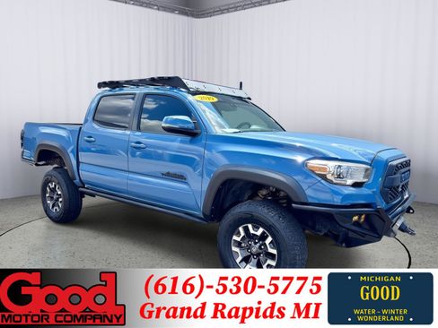 Used 2019 Toyota Tacoma TRD Off-Road AWD/4WD image 1