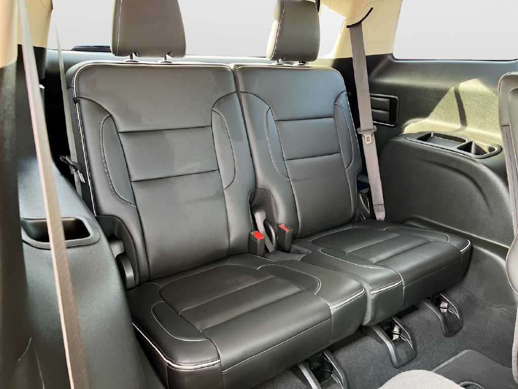 Used 2023 GMC Acadia Denali w/ Denali Technology Package FWD image 35
