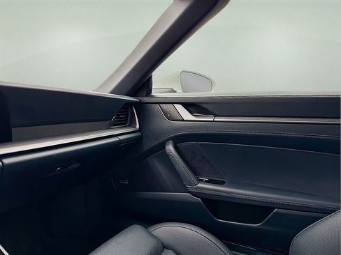 Used 2024 Porsche 911 Targa 4 w/ Premium Package image 32