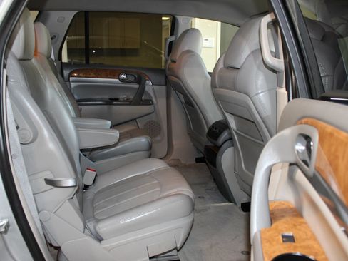Used 2012 Buick Enclave Leather FWD image 28