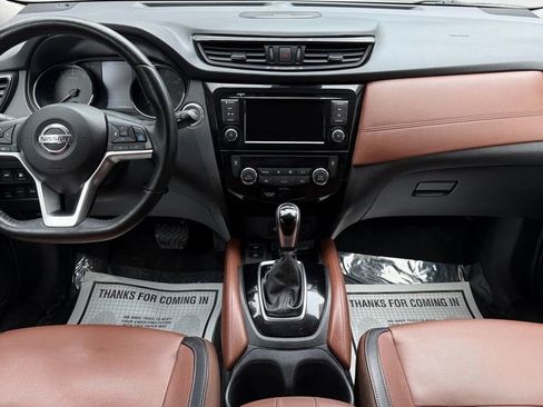 Used 2019 Nissan Rogue SL w/ Premium Package AWD/4WD image 16