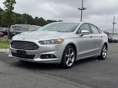 Used 2016 Ford Fusion SE FWD image 23