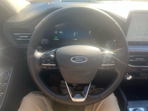 Used 2023 Ford Escape Platinum w/ Premium Technology Package image 16