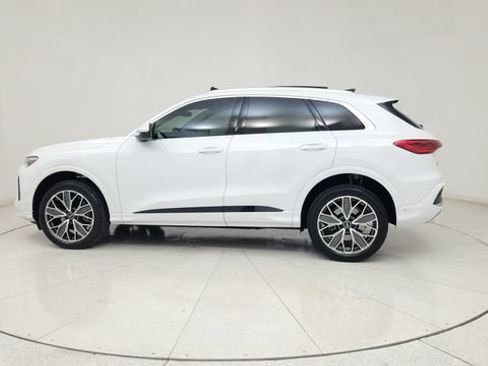 Used 2025 Audi Q5 Premium Plus w/ Premium Plus AWD/4WD image 6