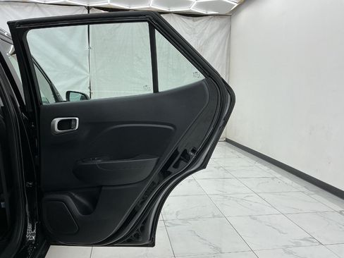 Used 2021 Hyundai Venue SE FWD image 25