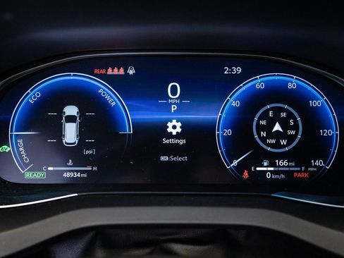 Used 2023 Toyota Venza Limited image 29