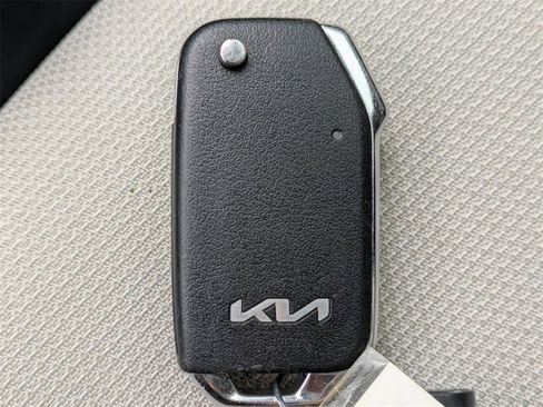 Used 2022 Kia Forte LXS w/ LXS Technology Package image 25