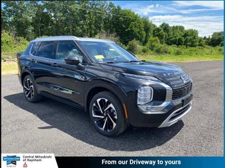 New 2025 Mitsubishi Outlander 4WD Plug-In Hybrid video 1