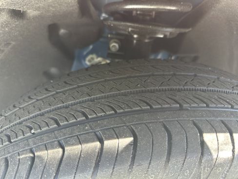 Used 2024 Ford Maverick XLT image 12