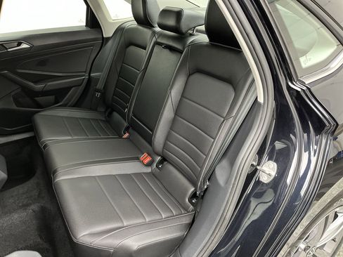 Used 2024 Volkswagen Jetta SE image 10