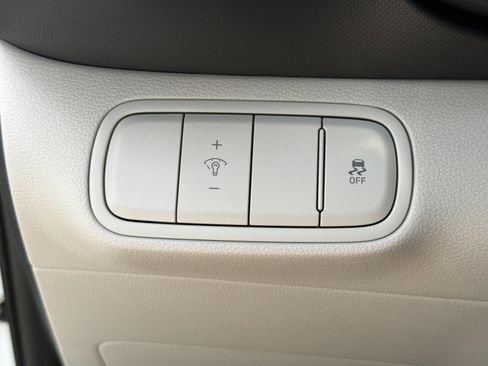 New 2026 Hyundai Venue SEL FWD image 27