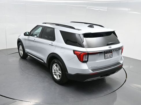 Used 2025 Ford Explorer Active w/ Active Comfort Package RWD image 60