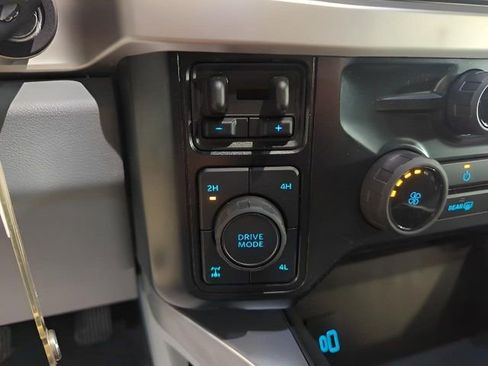 Used 2025 Ford F250 XLT w/ 360-Degree Camera Package image 30