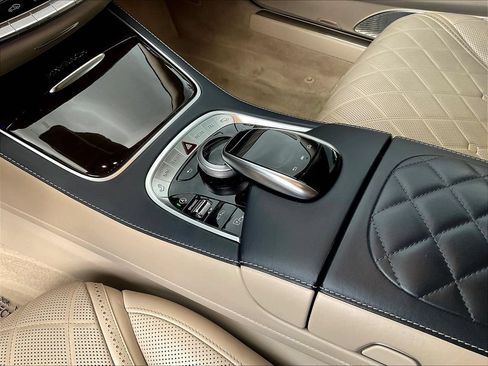 Used 2018 Mercedes-Benz Maybach S 560 4MATIC image 17