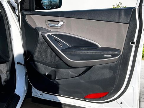 Used 2016 Hyundai Santa Fe AWD w/ Option Group 02 image 24