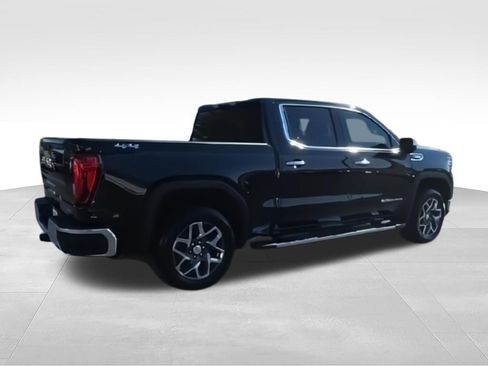Used 2022 GMC Sierra 1500 SLT w/ SLT Premium Package AWD/4WD image 8