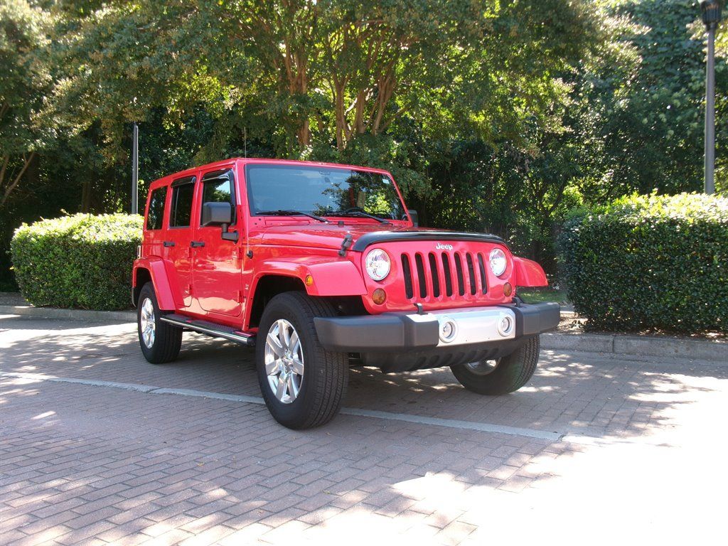 Used 2013 Jeep Wrangler Unlimited Sahara w/ Mopar Chrome Edition Group AWD/4WD image 3