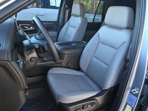 Used 2023 Chevrolet Tahoe Z71 w/ Z71 Off-Road Package image 6